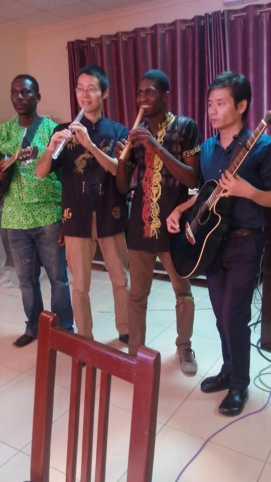 Cross-cultural ensemble on flutes and guitars