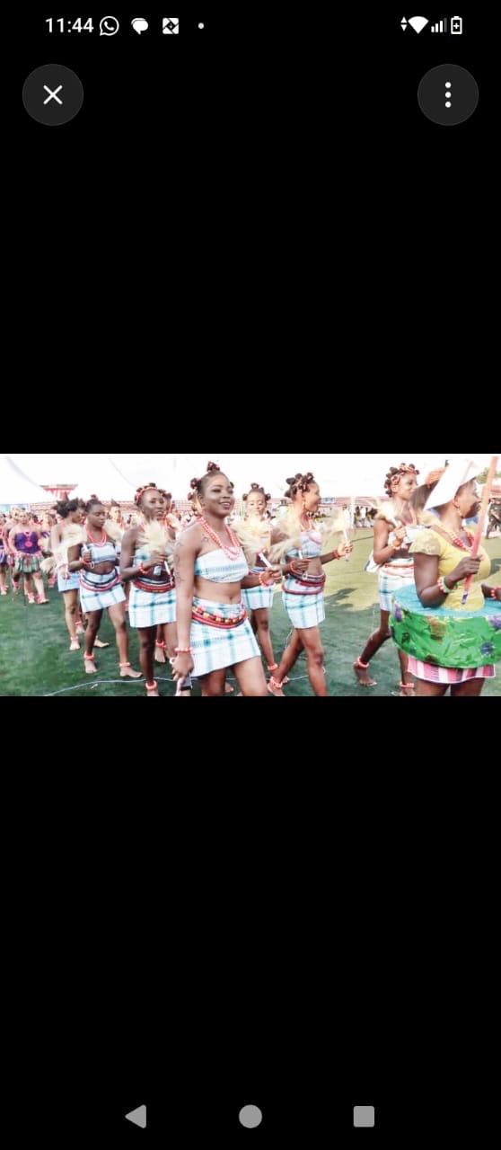 Maiden dancers in traditional attire